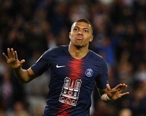 Mbappe's remarkable form in 2021 has helped psg beat barcelona and bayern munich so far in the champions league. Sport | Football : Mbappé (PSG), la saison paradoxale
