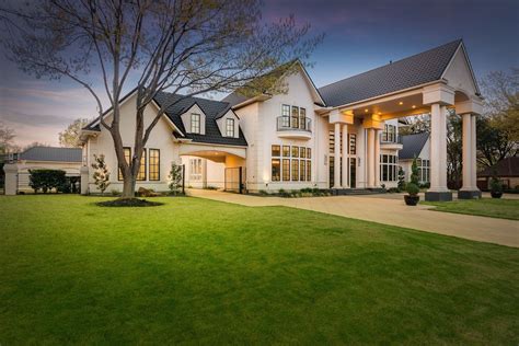 MODERN TRANSITIONAL ESTATE | Texas Luxury Homes | Mansions ...