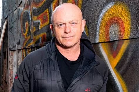 Ross Kemp Looks Unrecognisable After Suffering Numerous Wasp Stings To