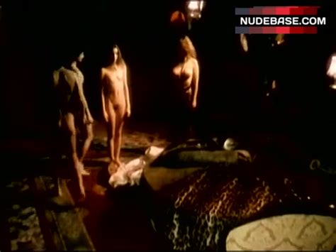Sherry Buchanan Group Nudity Il Mondo Porno Di Due Sorelle