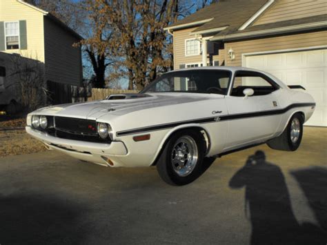 Rebuilt 727 automatic with factory slapstick shifter. 1970 Dodge Challenger R/T 426 Hemi Shaker Hood - Classic ...