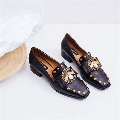 Womens Genuine Leather Bee Flats Loafers Brand Designer Chain Rivet