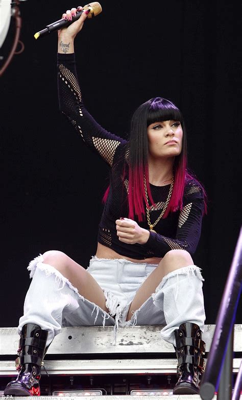 Jessie J Takes To The Stage In Unusual Ripped Jeans At The Isle Of