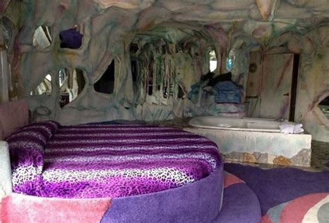 Themed Hotel Rooms Weirdest Themed Fantasy Suites In Nj Feather Nest Inn Thrillist