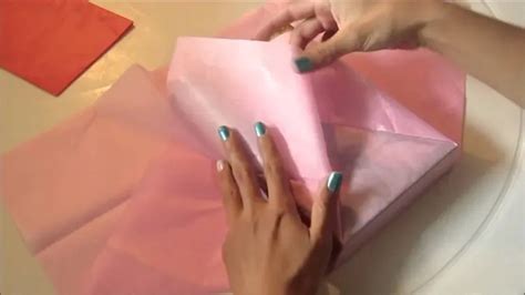 Síntesis de 18 artículos como envolver un regalo con papel de seda