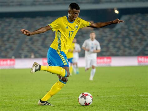 Usually has an enormous dick, and leads a life as a leader of friends. Dortmund signing Alexander Isak confirms them as the go-to ...