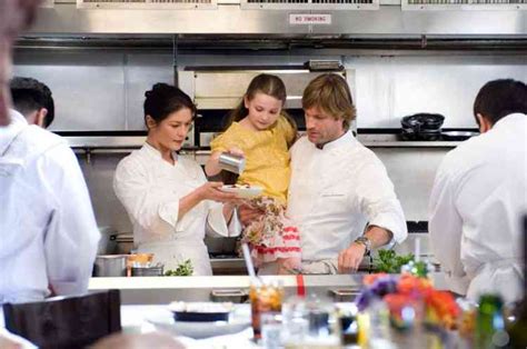 The life of a top chef changes when she becomes the guardian of her young niece. أفلام عائلية تجمعكم أمام شاشة التليفزيون لمشاهدتها | احكي
