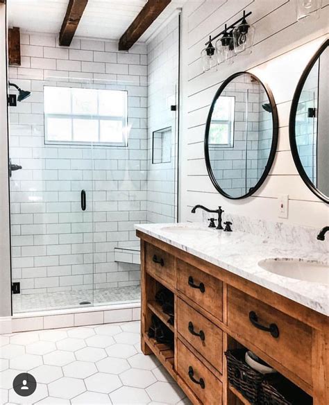 20 Farmhouse Bathrooms With Shiplap