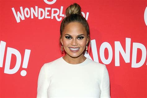 Chrissy Teigen Slams E News And Her S Tty Friends Over Pregnancy