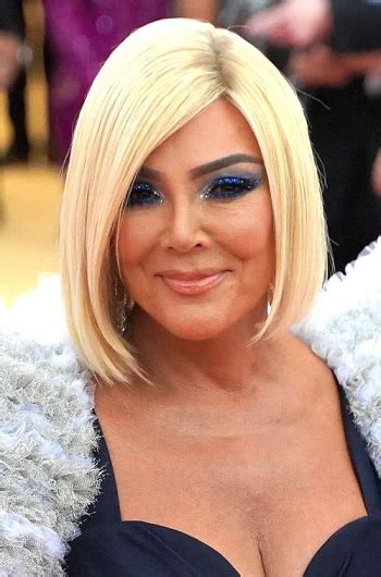 Kris Jenners Blonde Bob Wig 2019 Met Gala A Hit With Fans