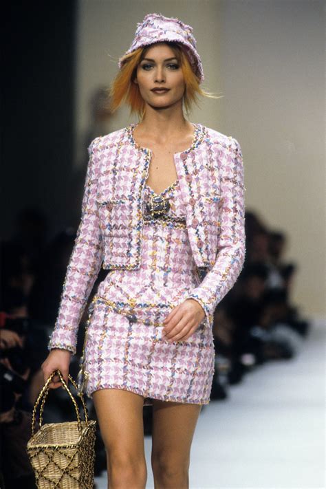 chanel-spring-1994-ready-to-wear-fashion-show-runway-fashion-couture,-90s-runway-fashion,-fashion