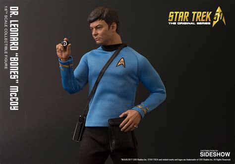 Star Trek Dr Leonard Bones Mccoy Sixth Scale Figure
