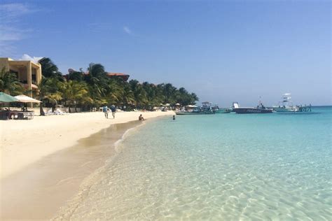 2 Best Roatan Beaches In Honduras West Bay Vs West End