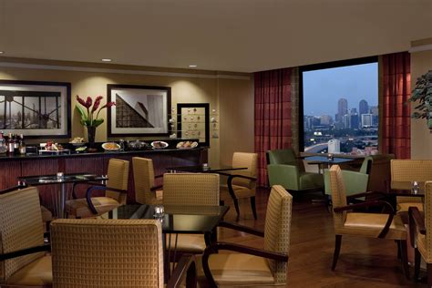 Renaissance Dallas Hotel Club Lounge Dining Relax Travel Guestroom