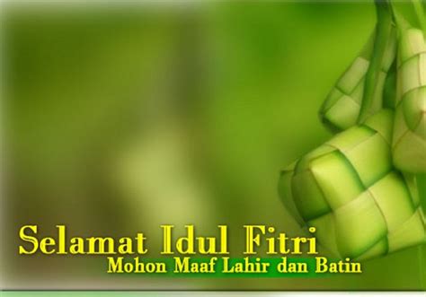 Sedang menyiapkan kartu ucapan Selamat Lebaran dan Selamat Idul Fitri