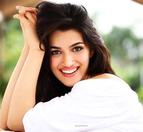 kriti sanon age wiki biography height weight movies husband birthday and more bollywood