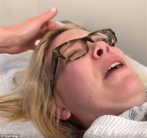 Brave Woman Live Streams Herself Having Blood Injected Into Her Clitoris Daily Mail Online