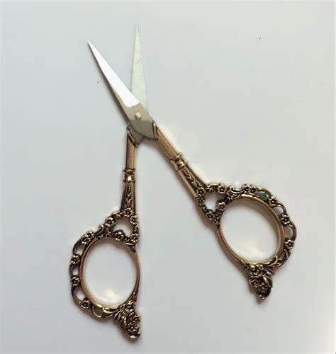 Stainless Steel Flower Pattern European Style Vintage Sewing Scissors