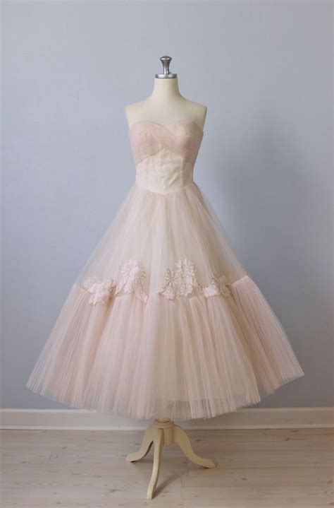 If you are after a number of utilitarian details to obtaincheap 1950s wedding dresses, this site will allow you to a whole lot. 1950s Strapless Pink Tea Length Wedding Dress | Deer Pearl ...