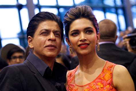 Spotted Shah Rukh Deepika In London