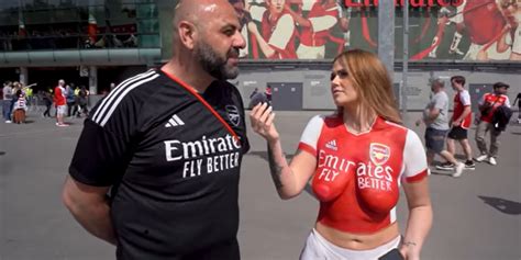 VIDEO A Naked Arsenal Fan Posing As A Journalist Appeared In Front Of Emirates Free Press