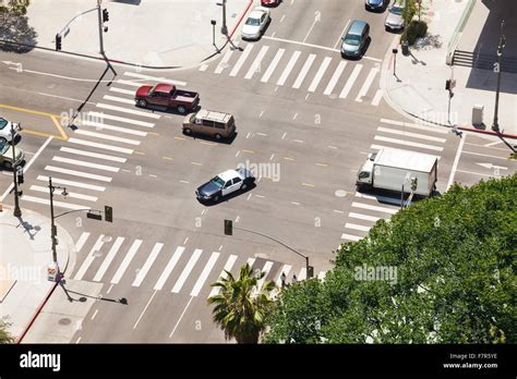 American Traffic Lights Road Junction Intersection Cross Roads Hi Res