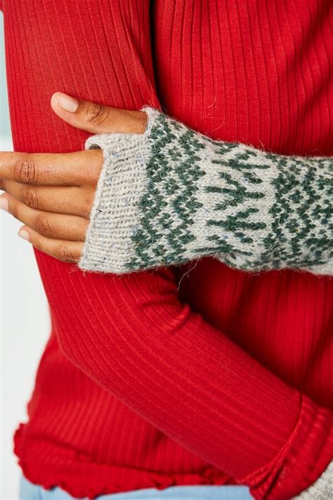 Out Today Treecreeper Mitts In Knit Now Magazine — Donna Jones Designs