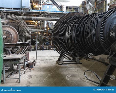 Turbina A Vapore Del Generatore Di Corrente Durante La Riparazione Nella Centrale Elettrica