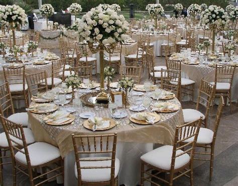 How To Decorate A Round Table For Wedding Reception Leadersrooms