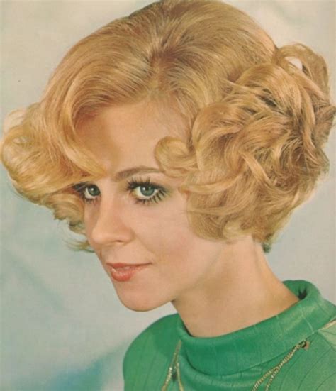 Pin By Marie On Belles Coiffures Hair Movie Vintage Hairstyles Bouffant Hair