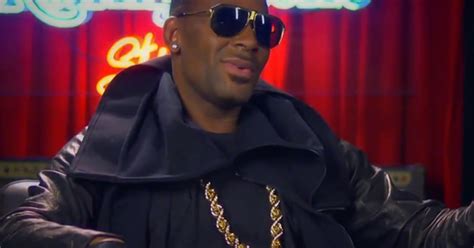 watch r kelly sing ridiculous sex songs about dolphins sandwiches