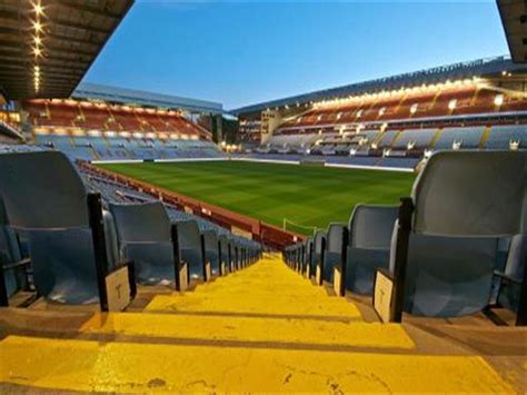 أعلن نادي أستون فيلا الإنجليزي، أمس، أنه سيتلقى «استثمارا كبيرا» من «إن إس دبليو إي»، وهي شركة مملوكة للملياردير المصري ناصف ساويرس ورجل الأعمال الأميركي ويس إيدينس. تقرير.. فيلا بارك حصن المصريين الجديد في بريطانيا | مصراوى