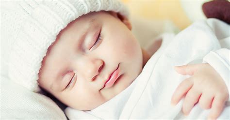 Cómo Mantener Seguro A Tu Bebé Mientras Duerme