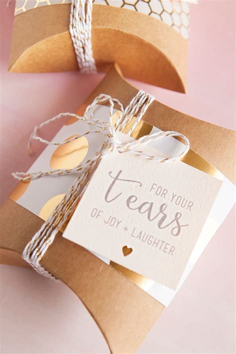 Celebrate the bride and the groom on their wedding day with this wedding gift ideas guide. DIY Idea - Wedding Handkerchief "Happy Tears" Gift Tags!
