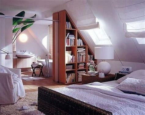 35 Fabulous Small Attic Bedroom Design Ideas You Will Like Hmdcrtn