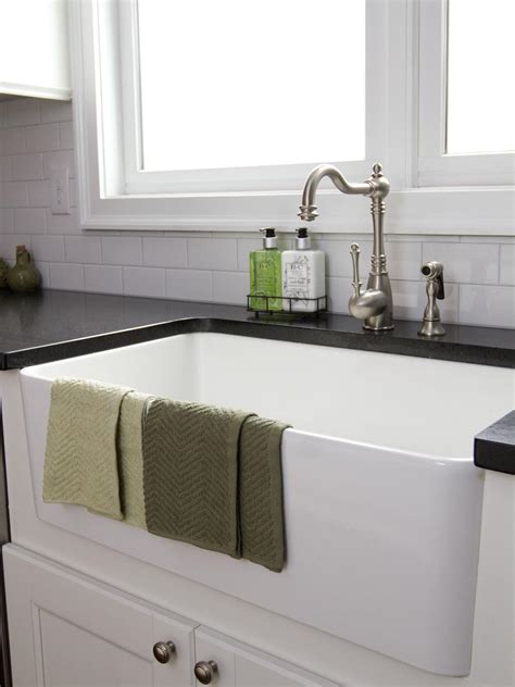 Traditional Farmhouse Sink And White Subway Tile