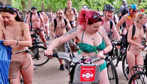 Asian Girl London 2015 Wnbr World Naked Bike Ride 32画像