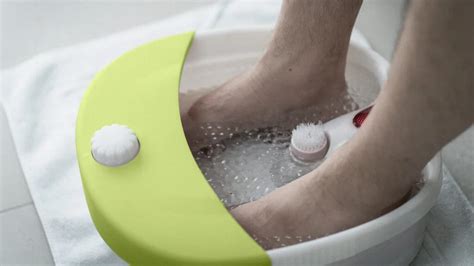 9 Home Remedies For Burning Feet