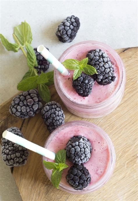 Low Carb Berry Smoothie Delightfully Low Carb