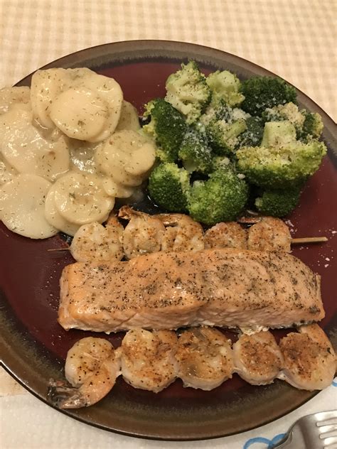 Add the broccoli slaw and cabbage and stir. Simple salmon and shrimp with fresh broccoli and German ...