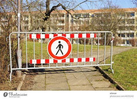 Gratis clip art illustrationen zum downloaden und ausdrucken. Durchgang Verboten Schild Download - Verbotsschild durchfahrt verboten #verbot #schilder #kfz # ...