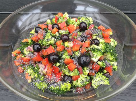 Broccolisalat med blåbær Mors mad
