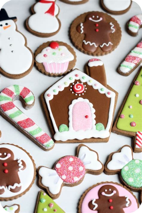 Christmas cookies with cups of hot coffee. Staying Organized While Decorating Cookies - 10 Tips | Sweetopia