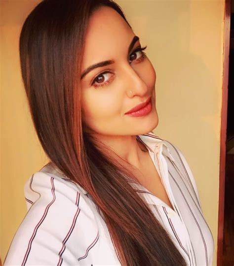 49 Sexy Sonakshi Sinha Boobs Pictures Are Here To Make Your Day A Win The Viraler