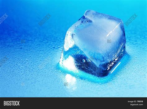 Lone Perfect Ice Cube Image And Photo Free Trial Bigstock