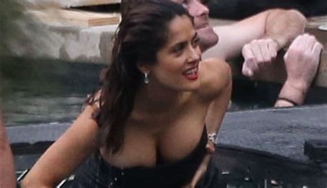 Salma Hayek S Boobs Fall Out As She Washes Ashore 11270 The Best Porn