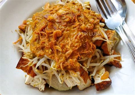 Haluskan 5 siung bawang putih dan 2 rawit. Resep Kupat Tahu oleh Atik lusia - Cookpad