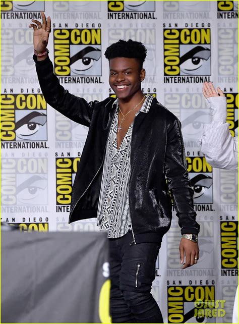 Olivia Holt And Aubrey Joseph Announce Cloak And Dagger Season 2 At Comic