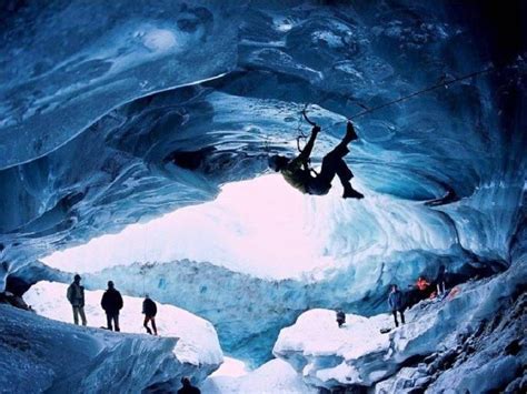 Extreme Sports - Climb The Ice In Helmcken Falls, Canada | Tirolo