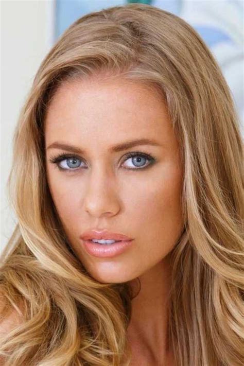 Nicole Aniston Photo 4 Goldposter